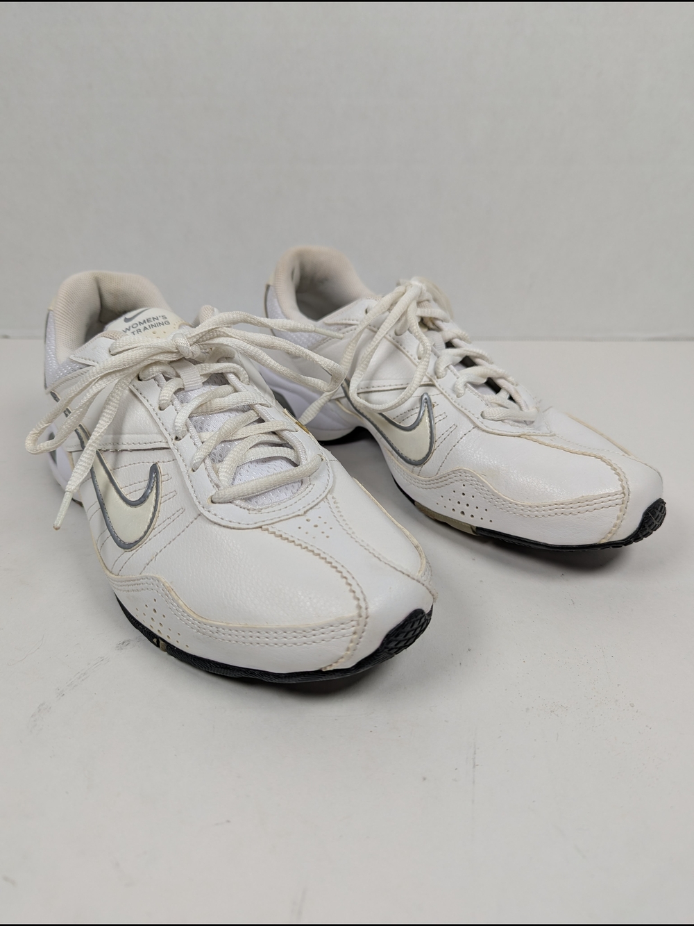NIKE AIR Exceed Womens Training Shoes 7.5 White Leather Running Walking Good